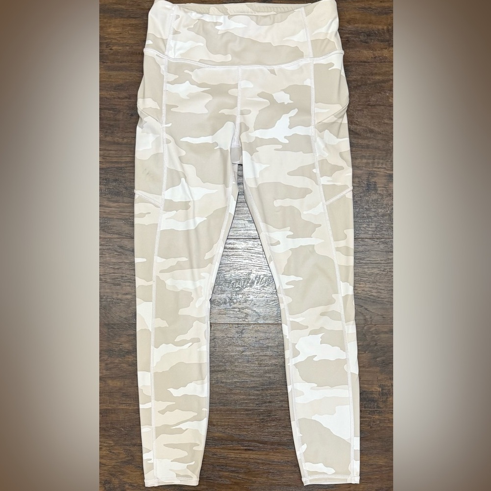 Athleta Contender Beige and White Camouflage 7/8 Tights Leggings Small